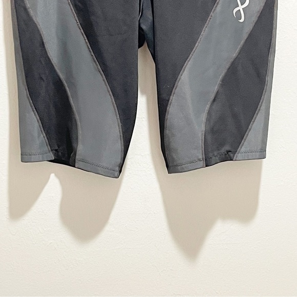 CW-X Women’s Endurance Generator Joint & Muscle Support Compression Shorts Sz L - Picture 4 of 9